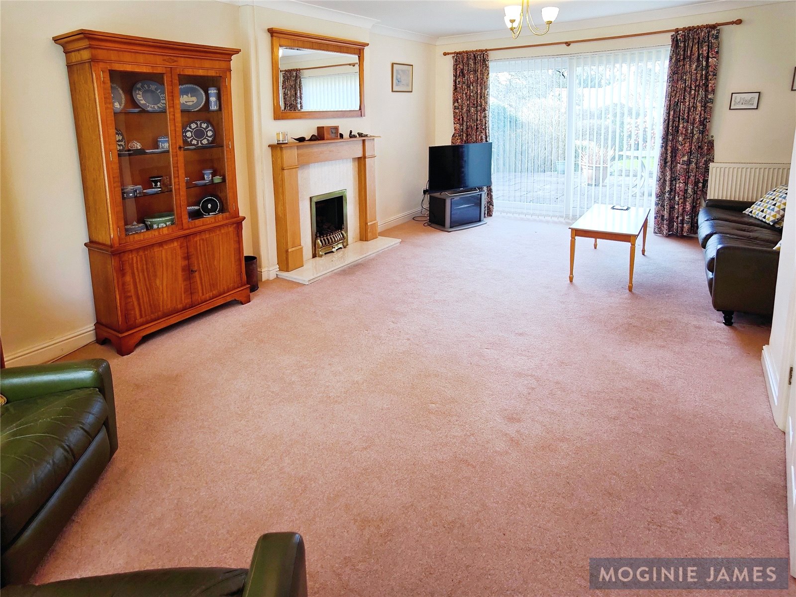 4 bedroom house for sale - Lakeside Drive, Cardiff, CF23 - Property View 2