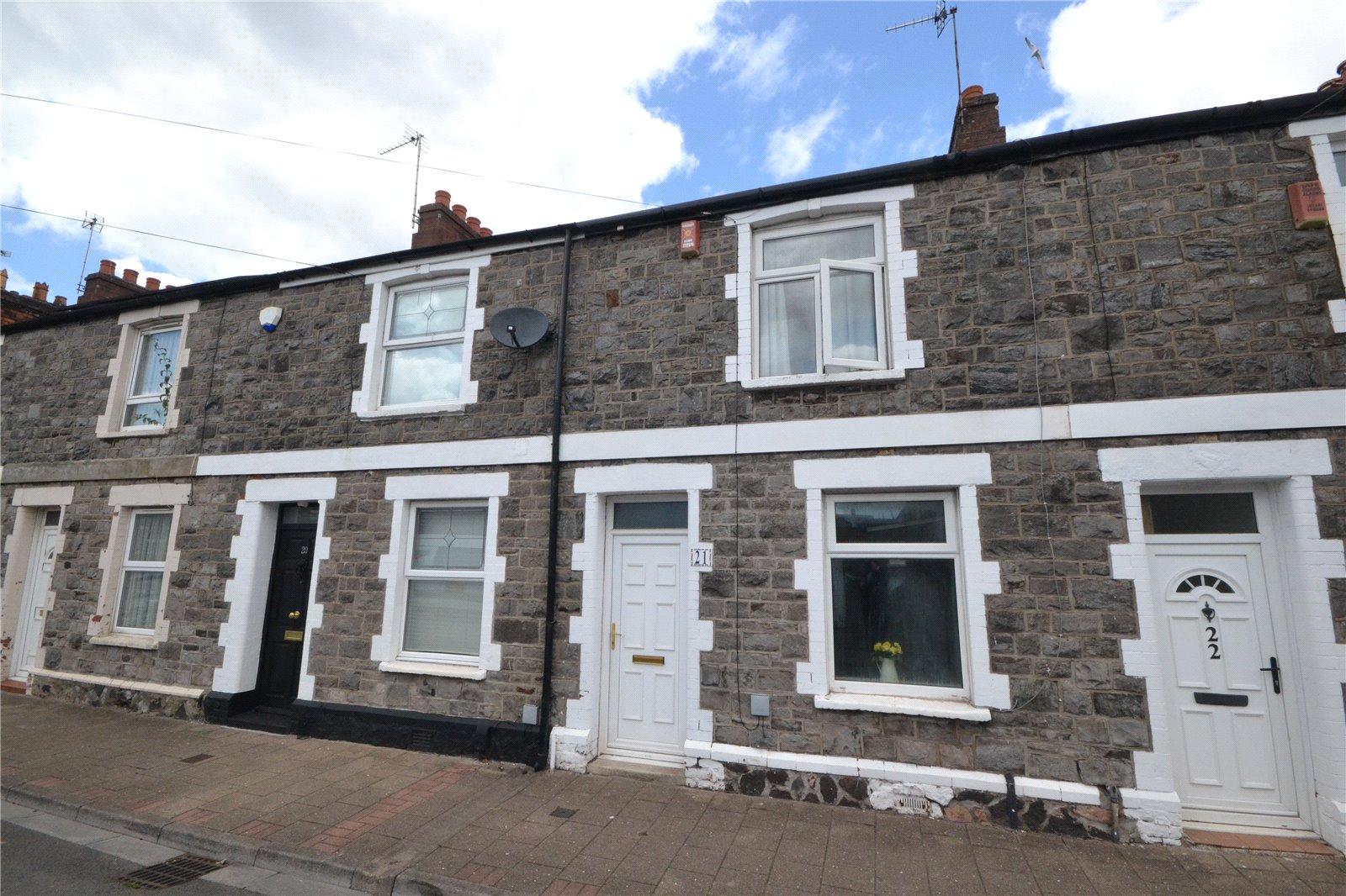 2 bedroom house for sale - Lady Margaret Terrace, Adamsdown, Cardiff, CF24 - Property View 1